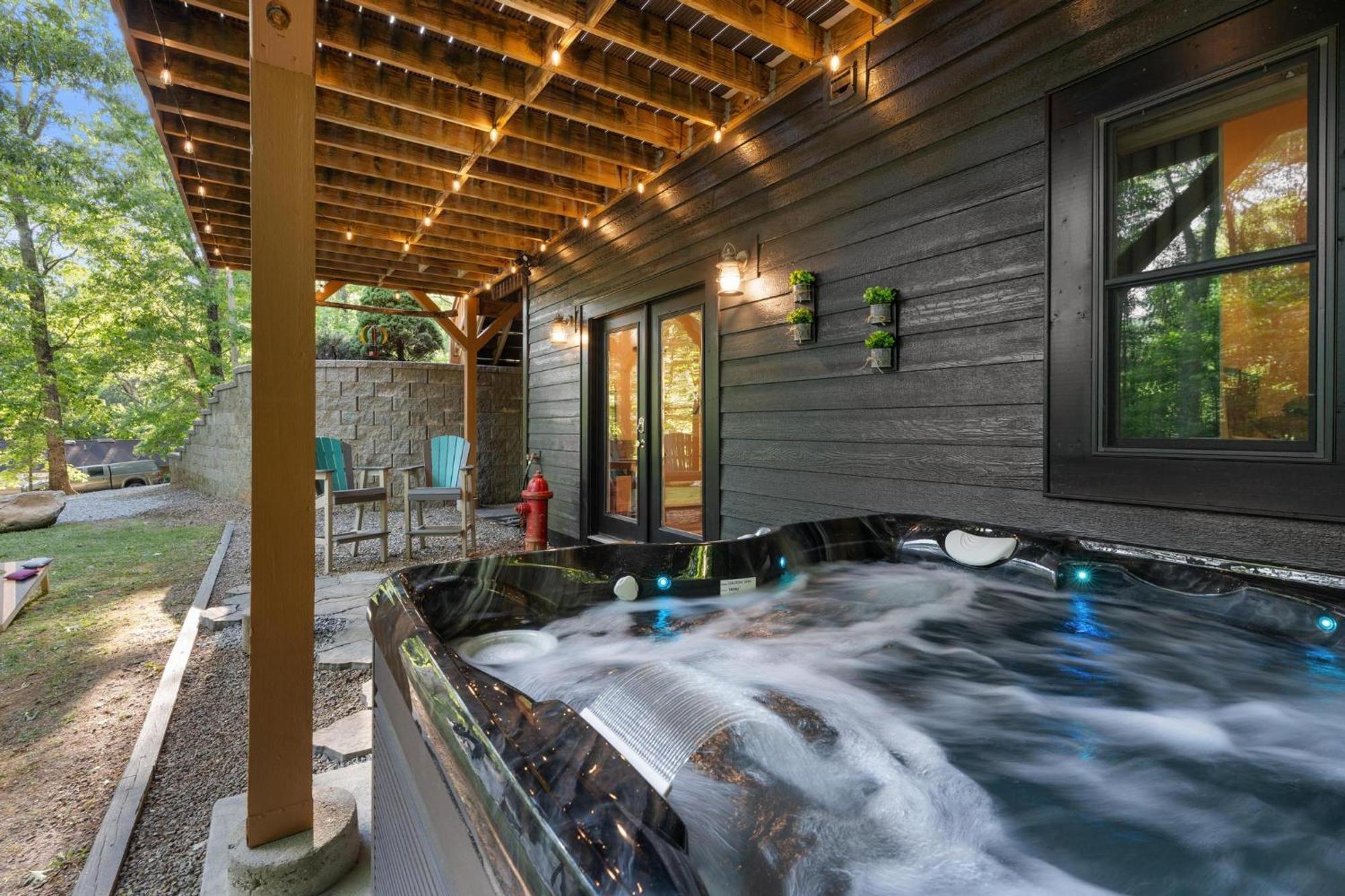 Lux Mtn Cabin - Hot Tub, Fire Pit, Game Room Franklin Exterior photo
